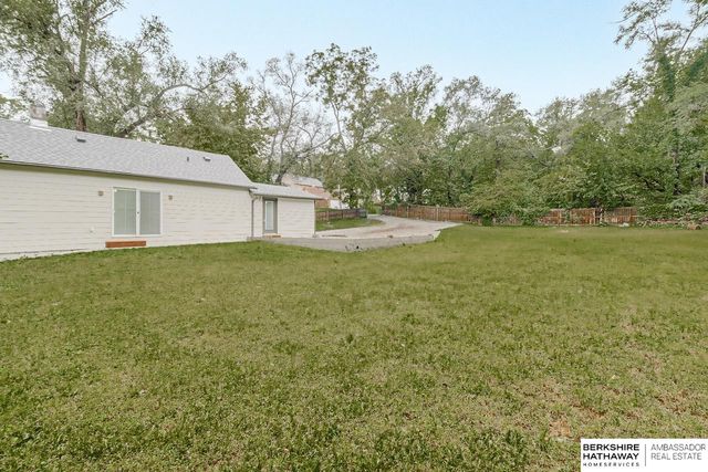 4936 S 18th Street, Omaha, NE 68107