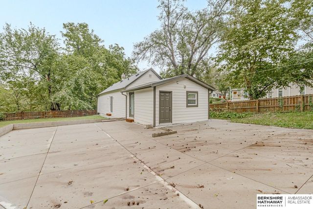 4936 S 18th Street, Omaha, NE 68107