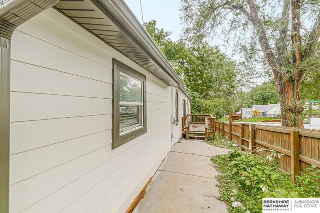 4936 S 18th Street, Omaha, NE 68107
