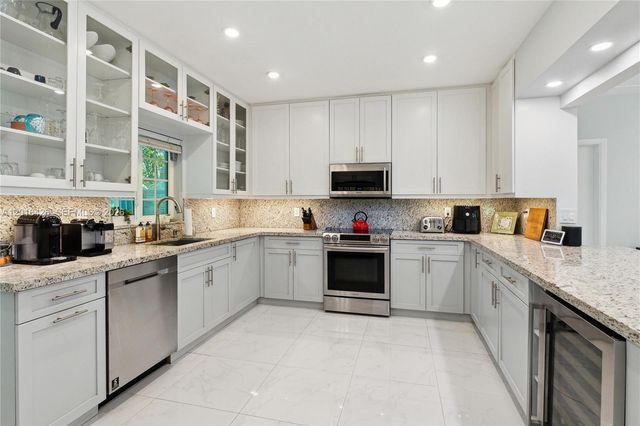7511 Miami View Dr 0, North Bay Village, FL 33141