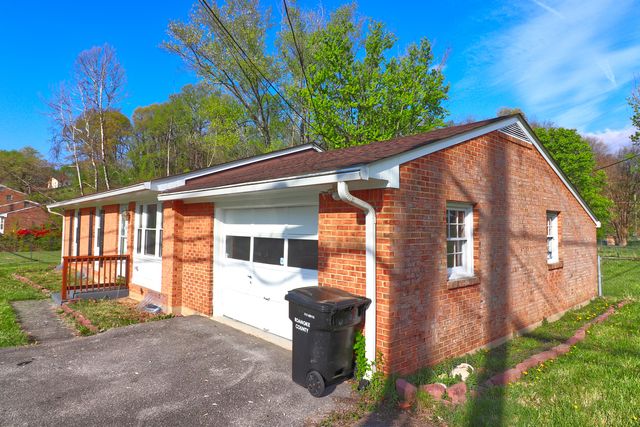 5703 Green Ridge RD, Roanoke, VA 24019