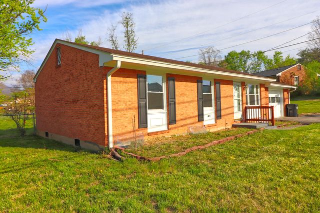5703 Green Ridge RD, Roanoke, VA 24019