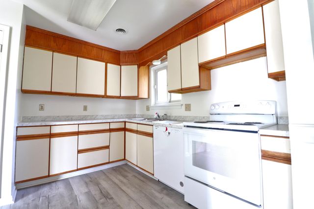 5703 Green Ridge RD, Roanoke, VA 24019