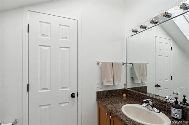 677 E Lincoln Street 4, Birmingham, MI 48009