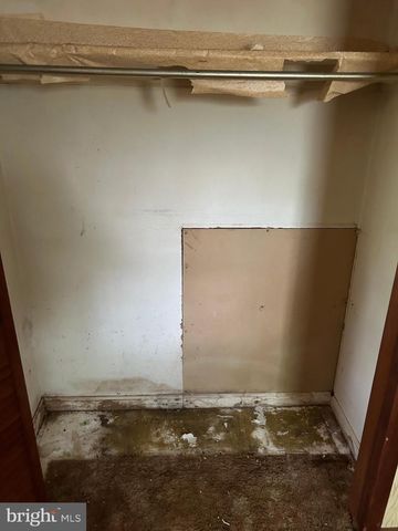 10057 KINGS, Montross, VA 22520