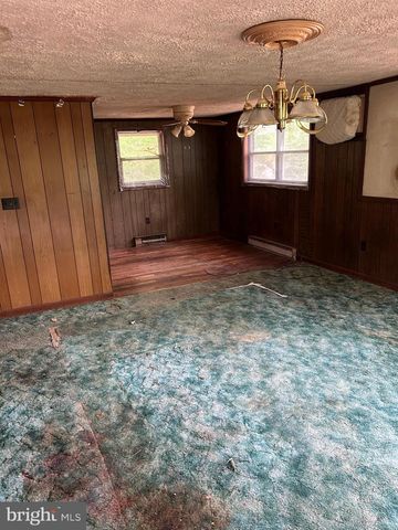 10057 KINGS, Montross, VA 22520