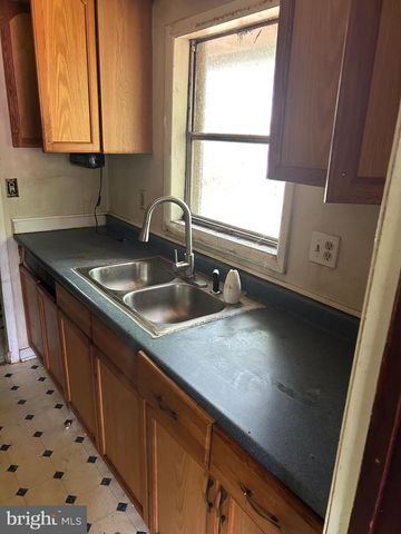 10057 KINGS, Montross, VA 22520