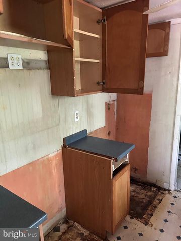 10057 KINGS, Montross, VA 22520