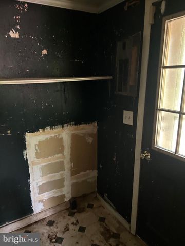 10057 KINGS, Montross, VA 22520