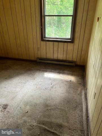 10057 KINGS, Montross, VA 22520