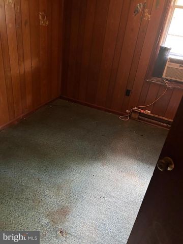 10057 KINGS, Montross, VA 22520