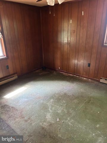 10057 KINGS, Montross, VA 22520