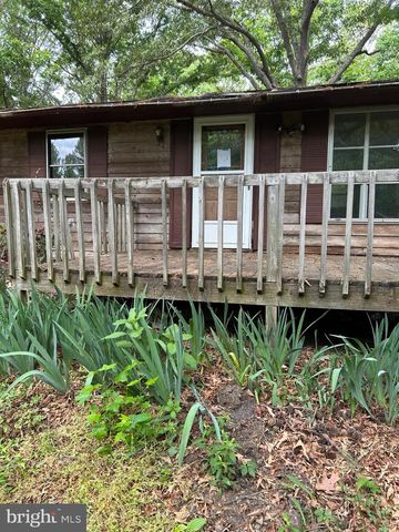 10057 KINGS, Montross, VA 22520