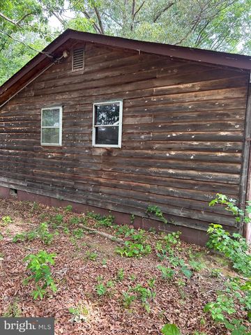 10057 KINGS, Montross, VA 22520
