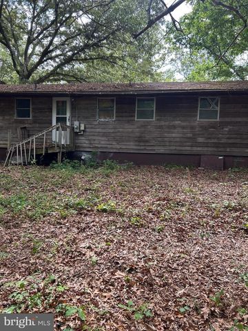 10057 KINGS, Montross, VA 22520