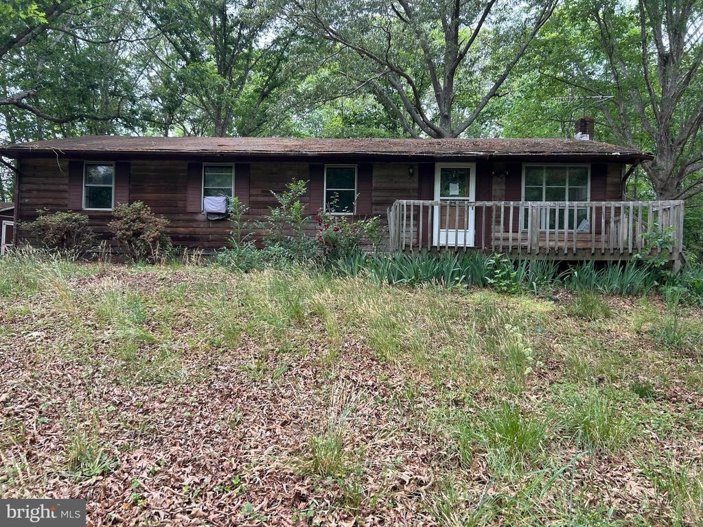 10057 KINGS, Montross, VA 22520