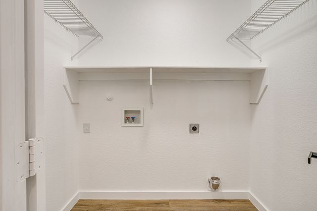 820 Chestnut Avenue, Burleson, TX 76028