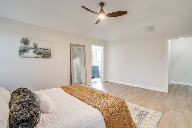 820 Chestnut Avenue, Burleson, TX 76028