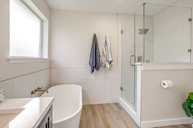 820 Chestnut Avenue, Burleson, TX 76028