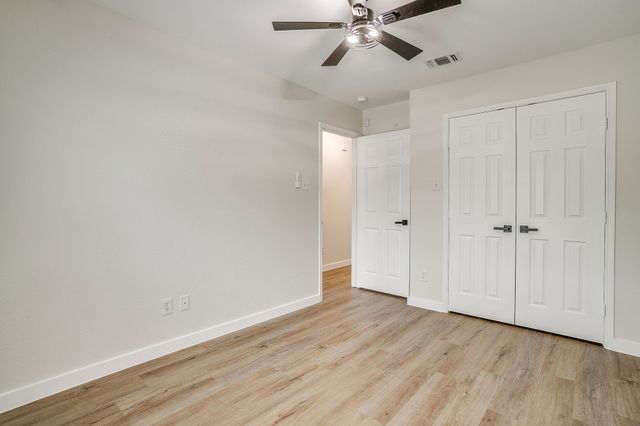 820 Chestnut Avenue, Burleson, TX 76028