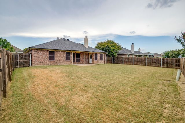 820 Chestnut Avenue, Burleson, TX 76028