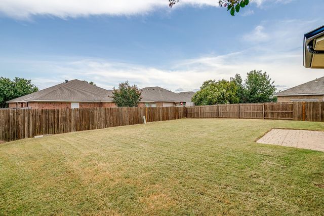 820 Chestnut Avenue, Burleson, TX 76028