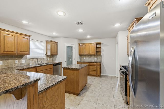 13104 E 112th Street North, Owasso, OK 74055