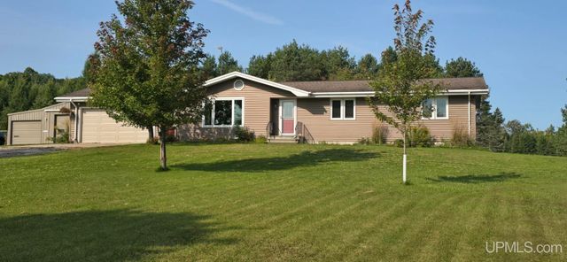 N3700 N Motts Landing Drive, Iron Mountain, MI 49801
