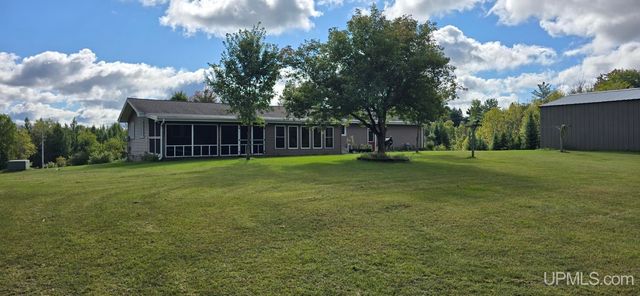 N3700 N Motts Landing Drive, Iron Mountain, MI 49801