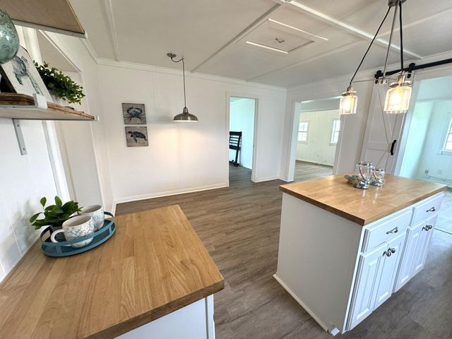 302 2nd Street, Palacios, TX 77465