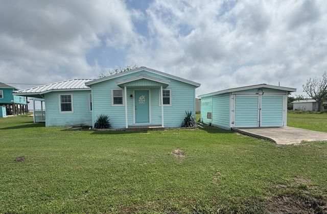 302 2nd Street, Palacios, TX 77465
