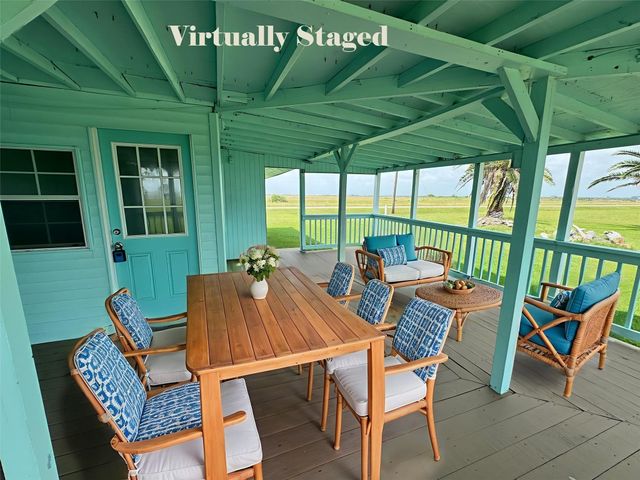 302 2nd Street, Palacios, TX 77465