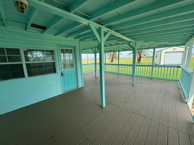 302 2nd Street, Palacios, TX 77465