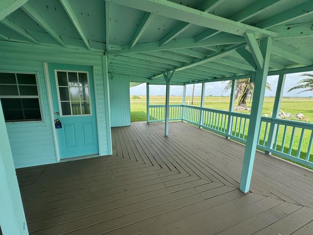 302 2nd Street, Palacios, TX 77465