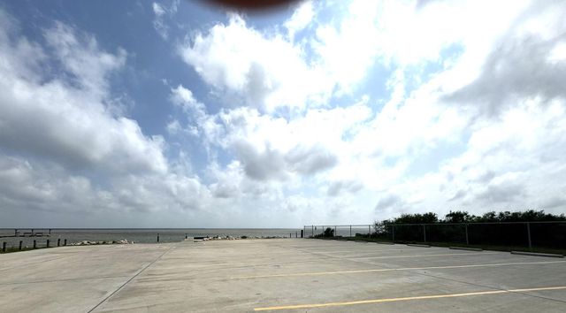 302 2nd Street, Palacios, TX 77465