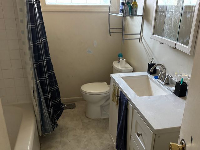 9713 S Van Vlissingen Road, Chicago, IL 60617