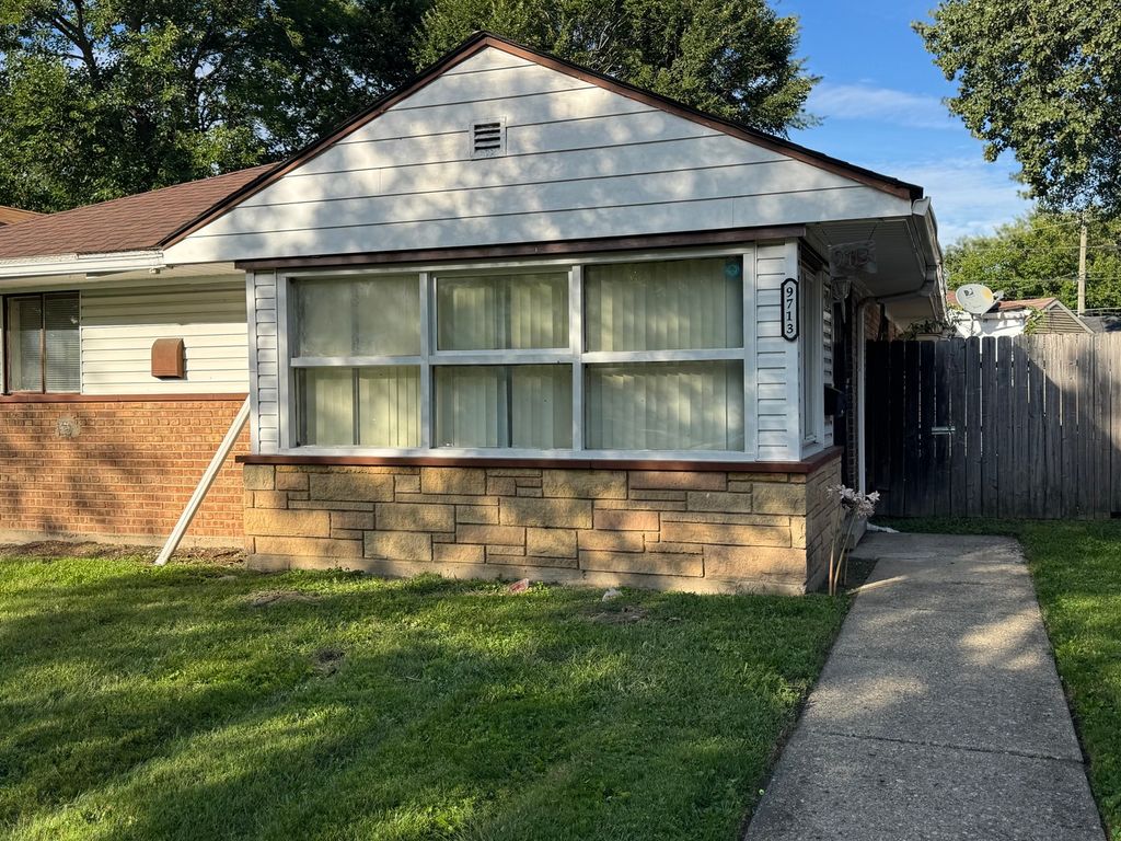 9713 S Van Vlissingen Road, Chicago, IL 60617