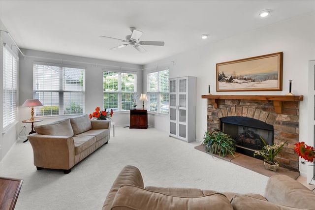 918 Scottsdale Drive, Pingree Grove, IL 60140
