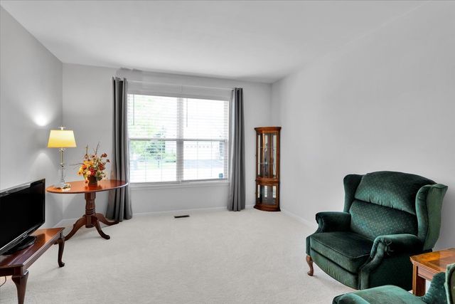 918 Scottsdale Drive, Pingree Grove, IL 60140