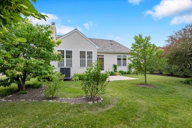918 Scottsdale Drive, Pingree Grove, IL 60140