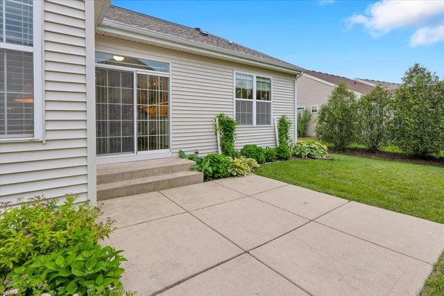 918 Scottsdale Drive, Pingree Grove, IL 60140