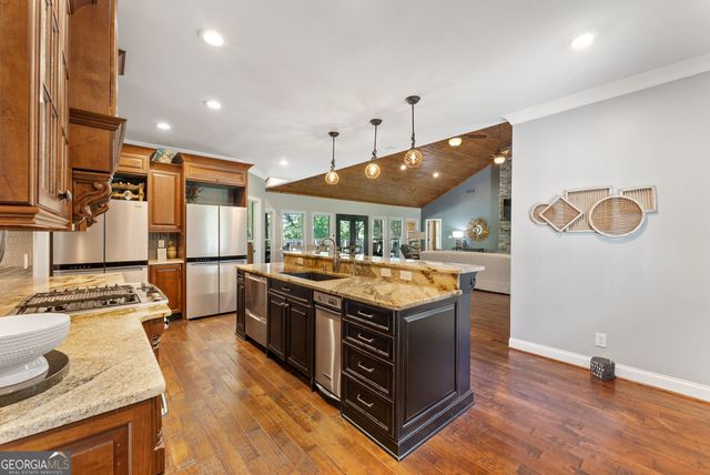 5495 Honeysuckle Trail, Gainesville, GA 30506