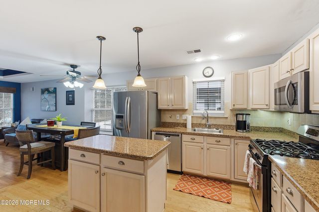 14 Oakmont Road, Lakewood, NJ 08701