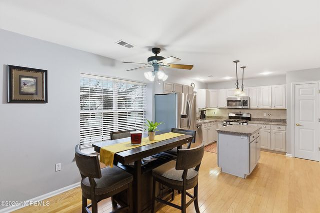 14 Oakmont Road, Lakewood, NJ 08701