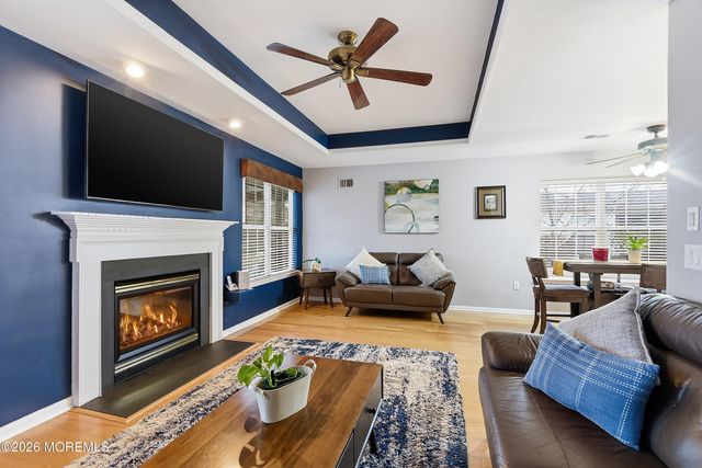 14 Oakmont Road, Lakewood, NJ 08701