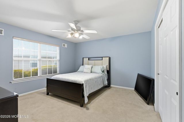 14 Oakmont Road, Lakewood, NJ 08701