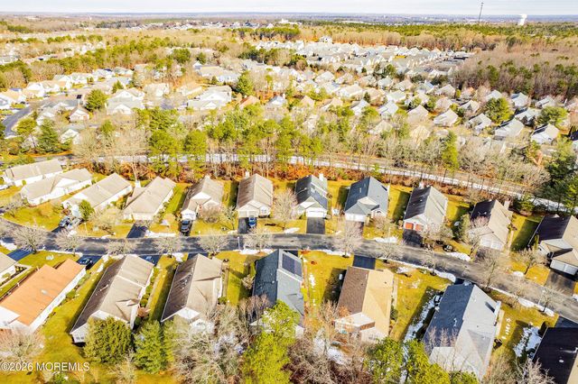 14 Oakmont Road, Lakewood, NJ 08701