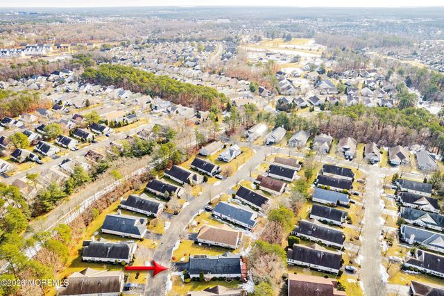 14 Oakmont Road, Lakewood, NJ 08701