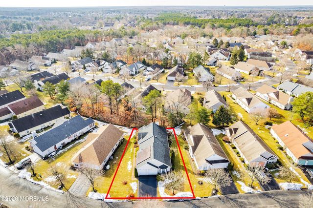 14 Oakmont Road, Lakewood, NJ 08701