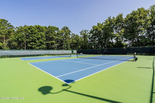 14 Oakmont Road, Lakewood, NJ 08701